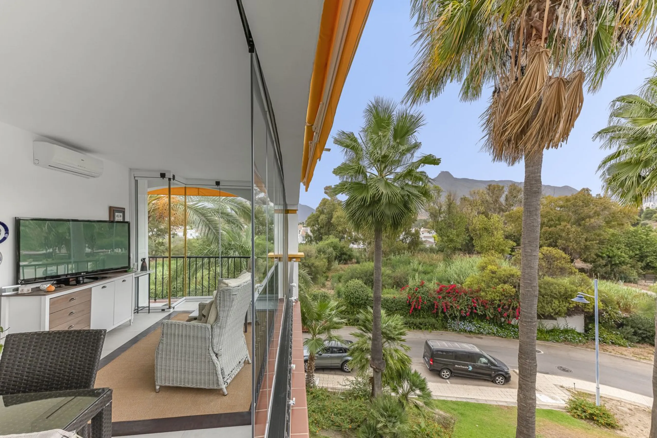 Apartment - Middle Floor Apartment в продаже в Marbella, Málaga. В доме 2 спален и 2 ванных комнат. Площадь дома 84 м²