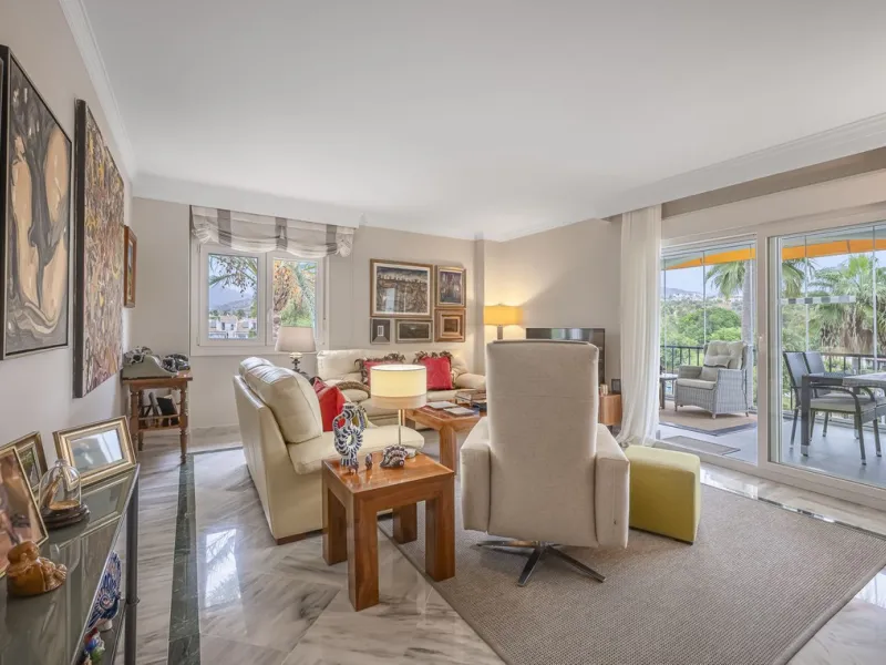 Apartment - Middle Floor Apartment в продаже в Marbella, Málaga. В доме 2 спален и 2 ванных комнат. Площадь дома 84 м²