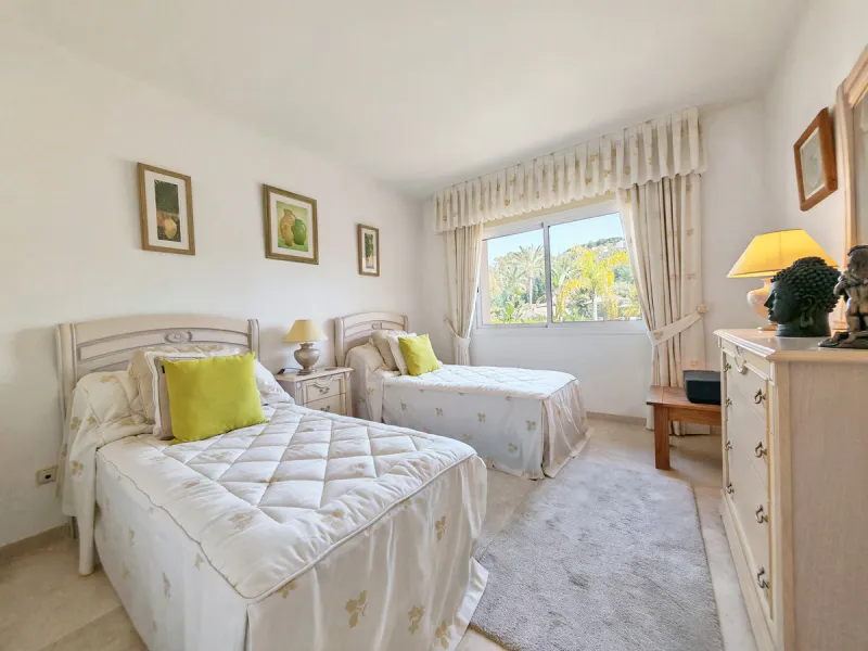 Apartment for sale in Rio Real Golf, Marbella with 2 bedrooms, 2 bathrooms, 2 en suite bathrooms and with orientation west, with communal swimming pool, private garage (1 parking spaces) and communal garden. Regarding property dimensions, it has 170 m² bu