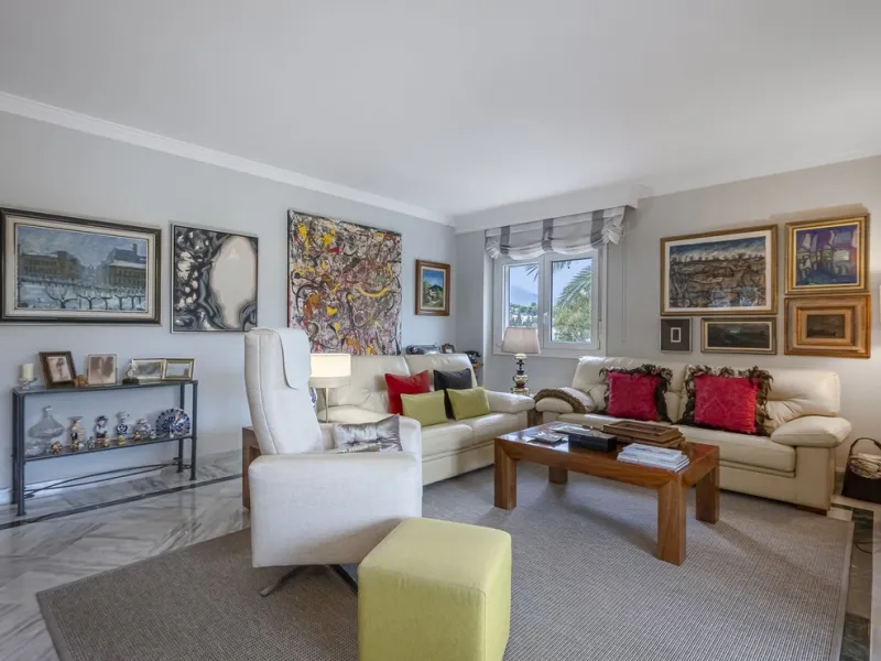 Apartment - Middle Floor Apartment в продаже в Marbella, Málaga. В доме 2 спален и 2 ванных комнат. Площадь дома 84 м²