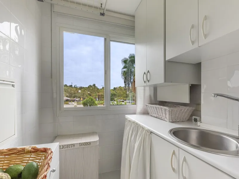 Apartment - Middle Floor Apartment в продаже в Marbella, Málaga. В доме 2 спален и 2 ванных комнат. Площадь дома 84 м²