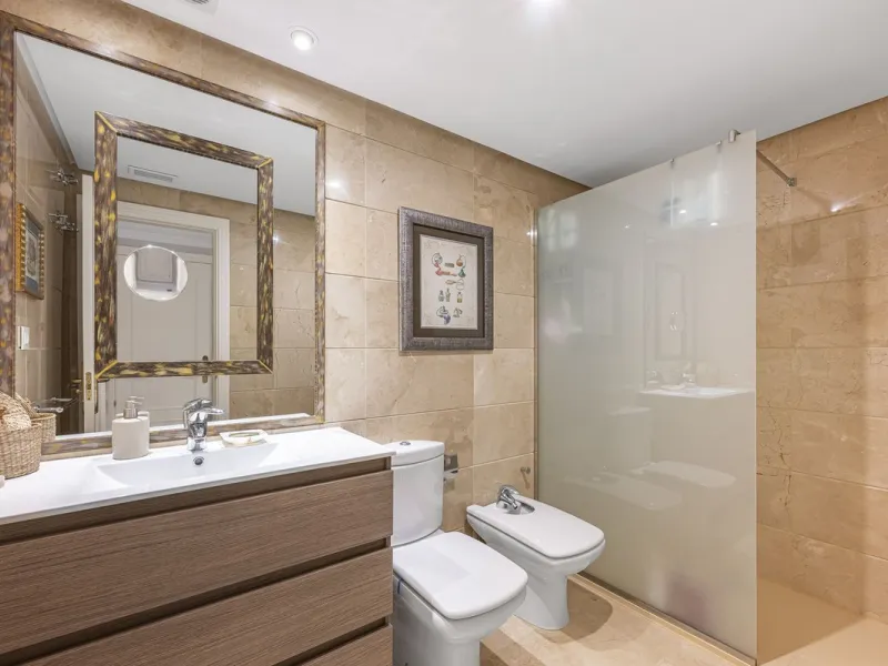 Apartment - Middle Floor Apartment в продаже в Marbella, Málaga. В доме 2 спален и 2 ванных комнат. Площадь дома 84 м²