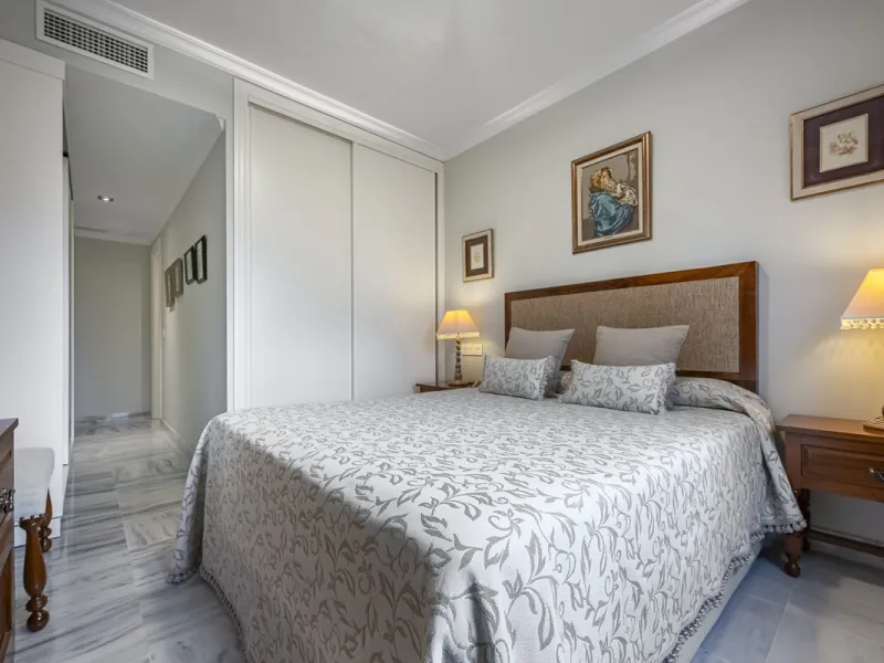 Apartment - Middle Floor Apartment в продаже в Marbella, Málaga. В доме 2 спален и 2 ванных комнат. Площадь дома 84 м²