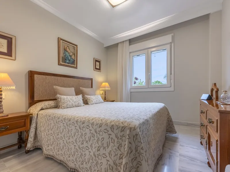 Apartment - Middle Floor Apartment в продаже в Marbella, Málaga. В доме 2 спален и 2 ванных комнат. Площадь дома 84 м²