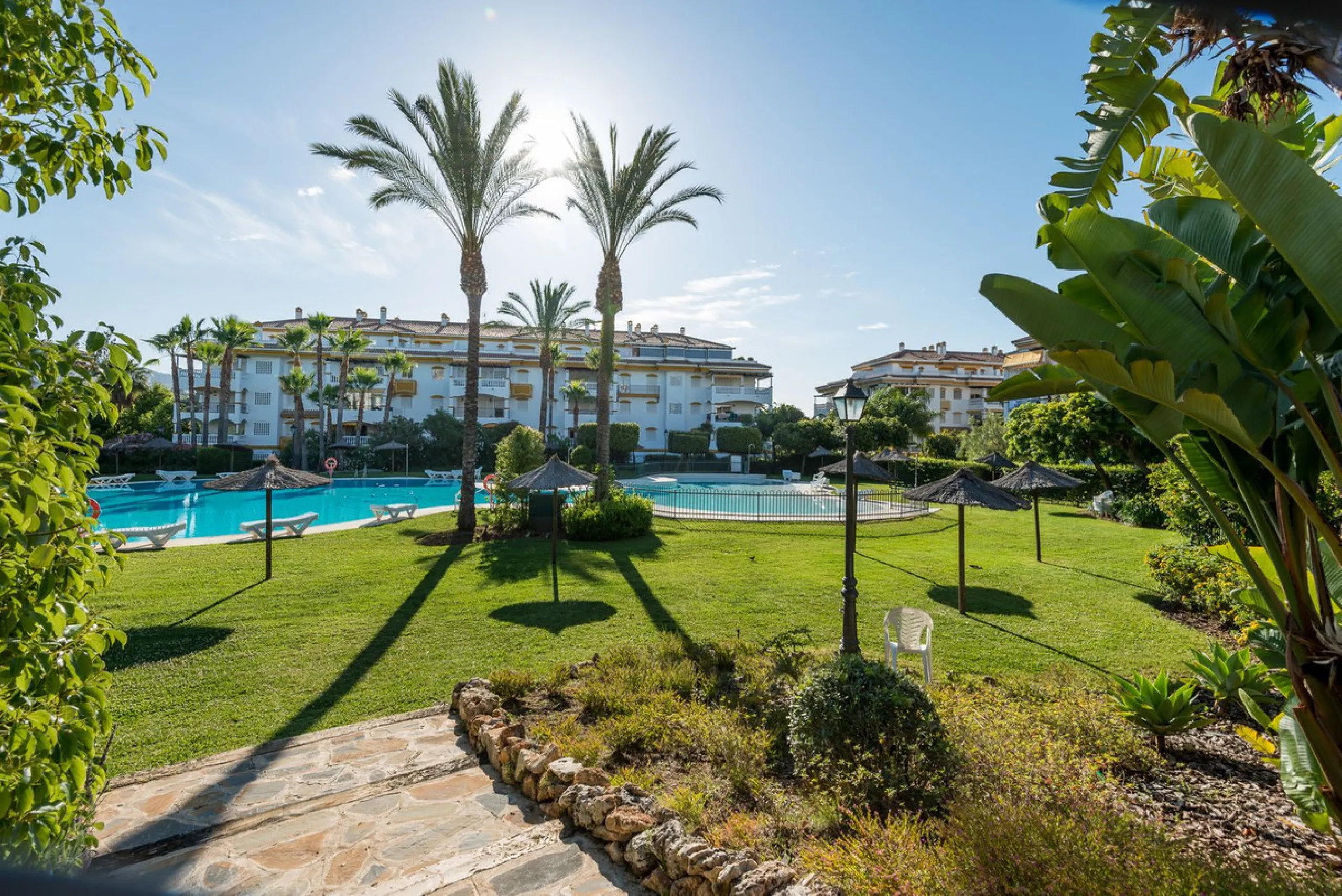 Apartment - Middle Floor Apartment в продаже в Marbella, Málaga. В доме 2 спален и 2 ванных комнат. Площадь дома 84 м²