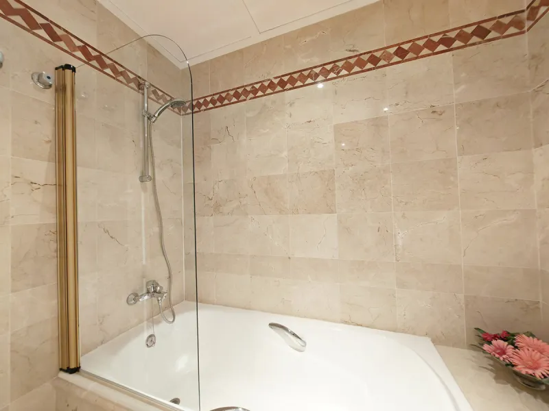 Apartment for sale in Rio Real Golf, Marbella with 2 bedrooms, 2 bathrooms, 2 en suite bathrooms and with orientation west, with communal swimming pool, private garage (1 parking spaces) and communal garden. Regarding property dimensions, it has 170 m² bu