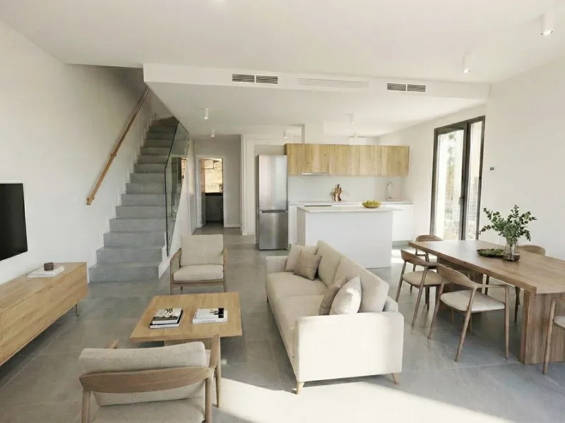 House - Townhouse в продаже в Mijas, Málaga. В доме 4 спален и 3 ванных комнат. Площадь дома 145 м². Площадь участка 102 м²