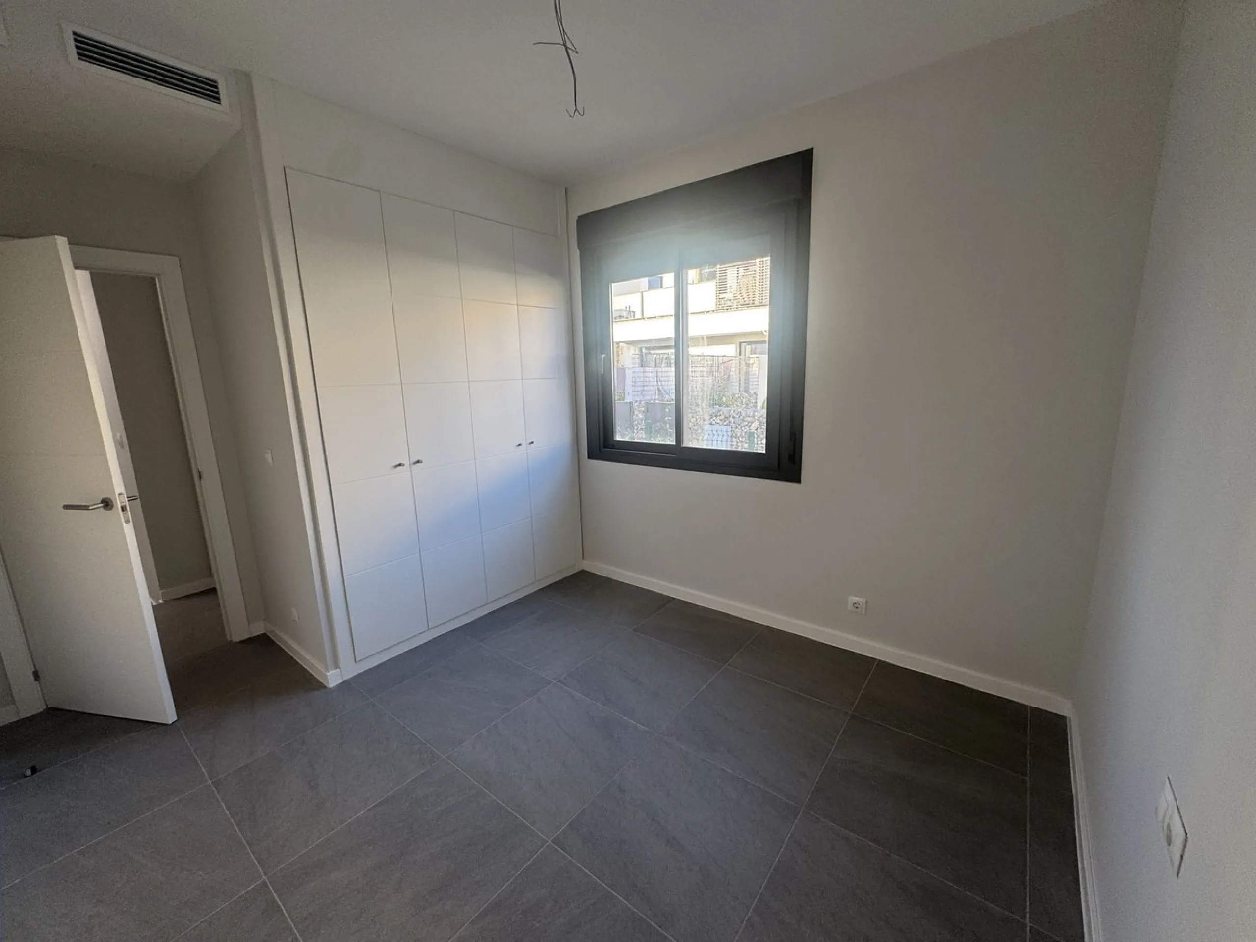 House - Townhouse в продаже в Mijas, Málaga. В доме 4 спален и 3 ванных комнат. Площадь дома 145 м². Площадь участка 102 м²