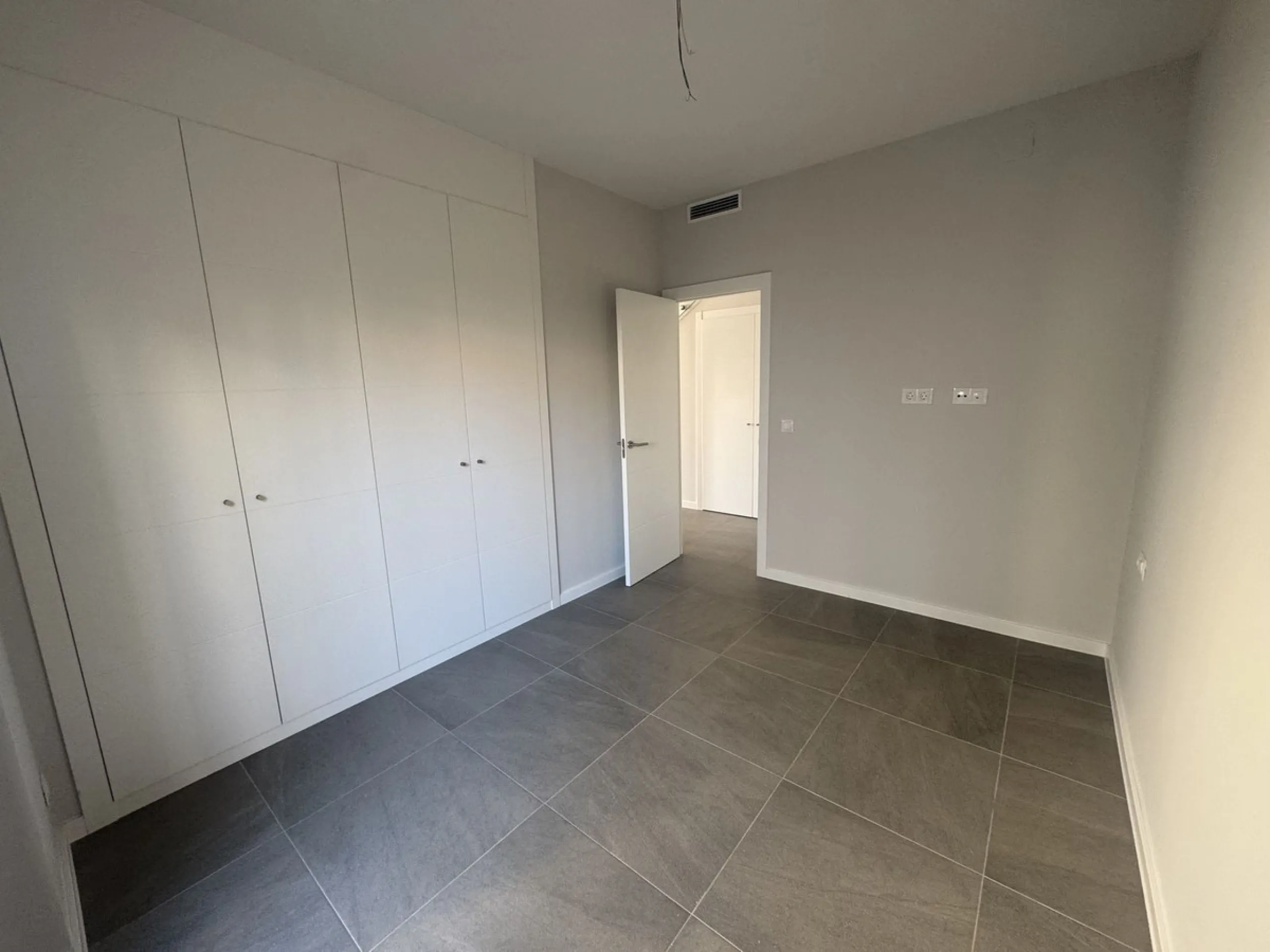 House - Townhouse в продаже в Mijas, Málaga. В доме 4 спален и 3 ванных комнат. Площадь дома 145 м². Площадь участка 102 м²