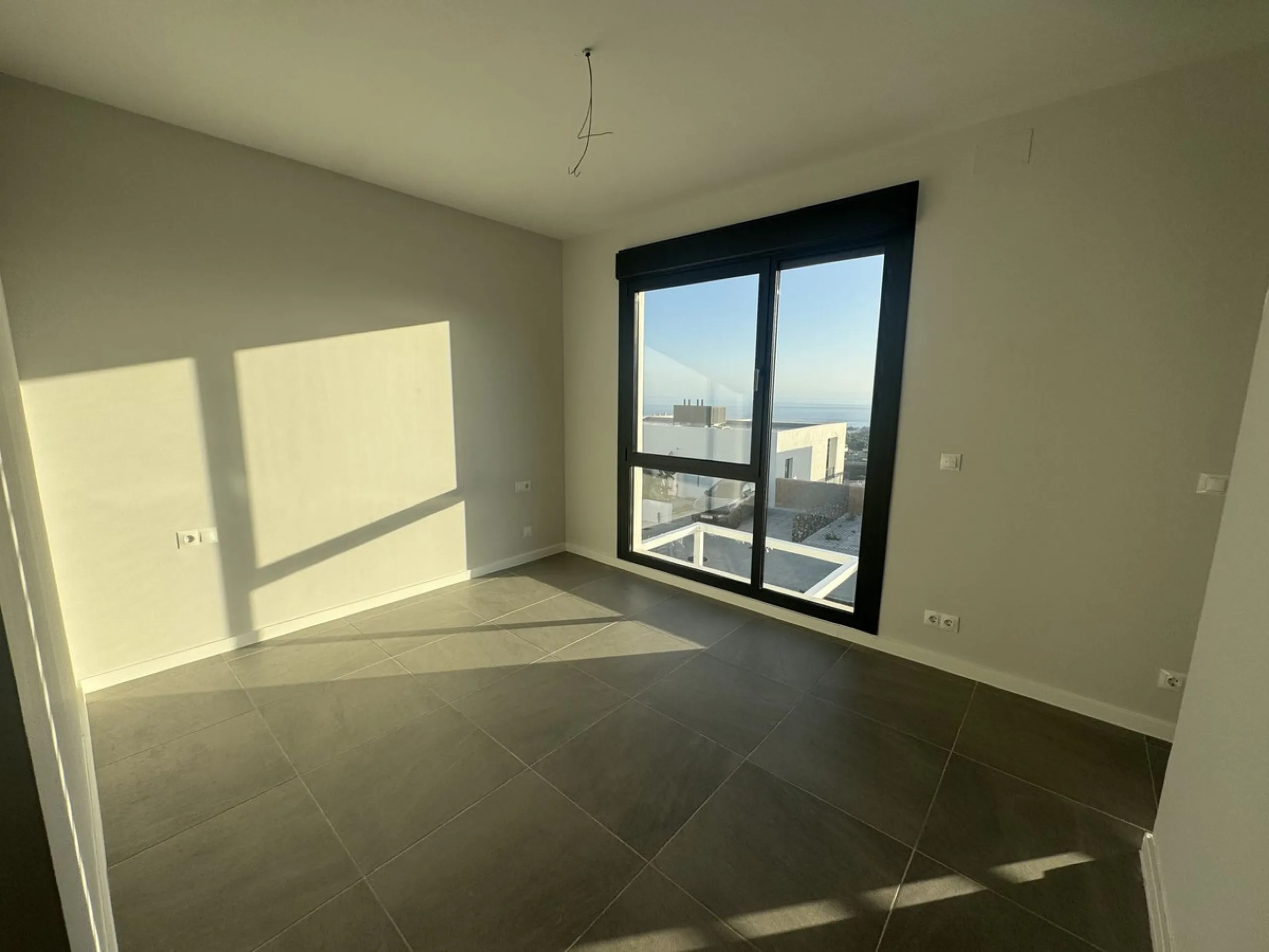House - Townhouse в продаже в Mijas, Málaga. В доме 4 спален и 3 ванных комнат. Площадь дома 145 м². Площадь участка 102 м²