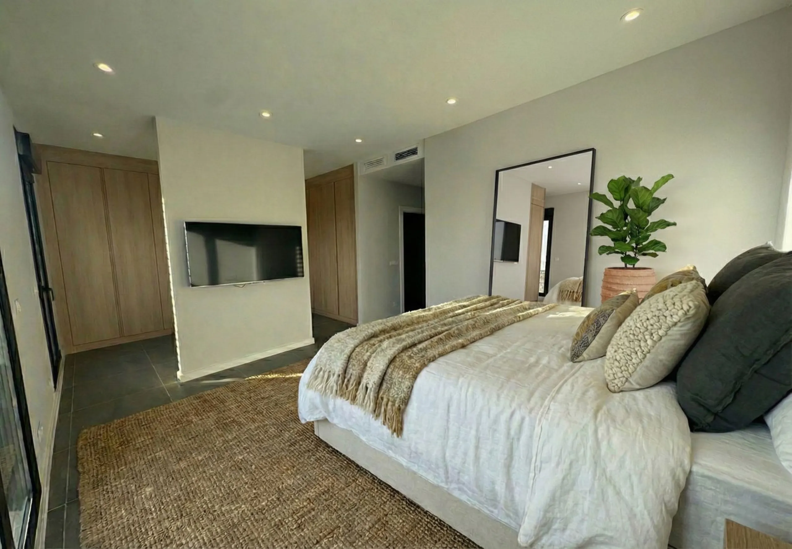 House - Townhouse в продаже в Mijas, Málaga. В доме 4 спален и 3 ванных комнат. Площадь дома 145 м². Площадь участка 102 м²