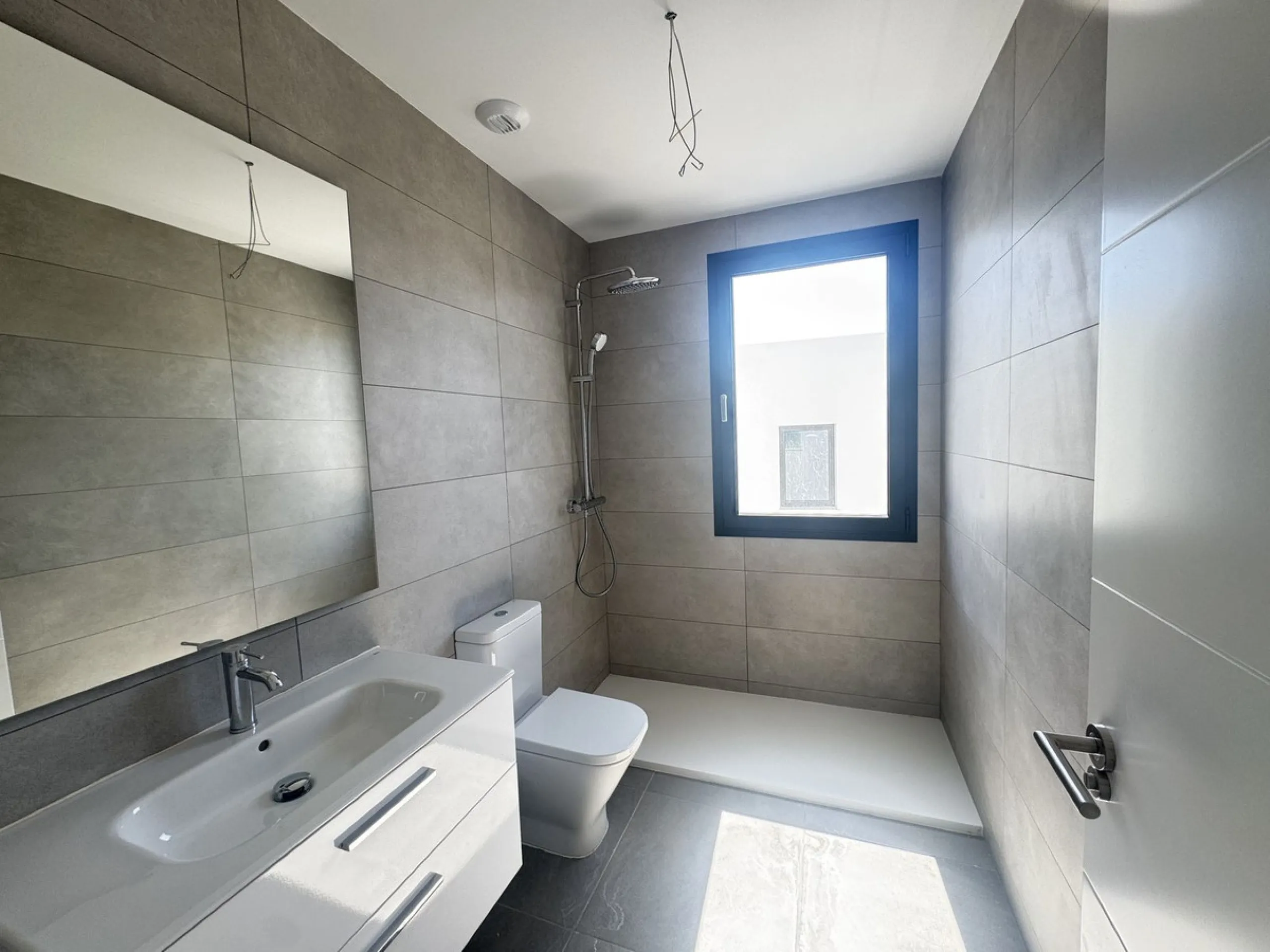 House - Townhouse в продаже в Mijas, Málaga. В доме 4 спален и 3 ванных комнат. Площадь дома 145 м². Площадь участка 102 м²