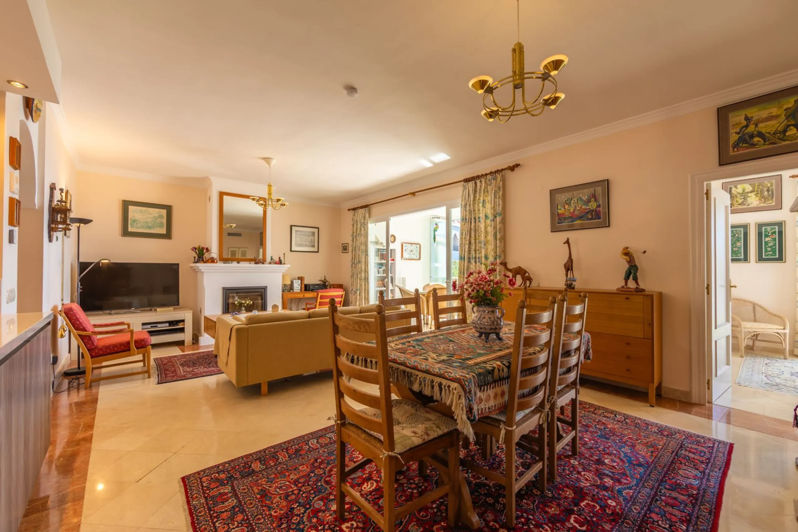 Stunning mid-floor apartment in the first line of the beach, with spectacular views of the sea, the beach, Gibraltar, and Africa, located in the exclusive Bay of Casares next to a protected historic area with an ancient Arab tower, within the prestigious 