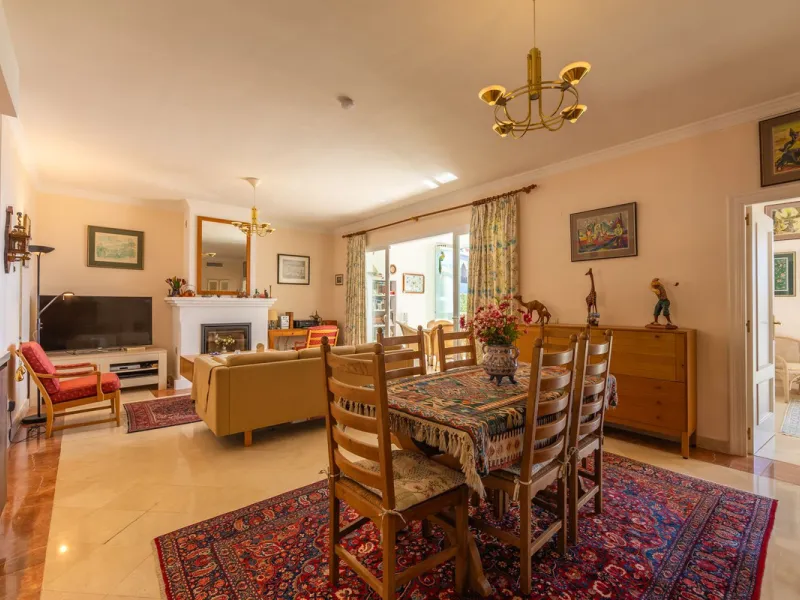 Stunning mid-floor apartment in the first line of the beach, with spectacular views of the sea, the beach, Gibraltar, and Africa, located in the exclusive Bay of Casares next to a protected historic area with an ancient Arab tower, within the prestigious 