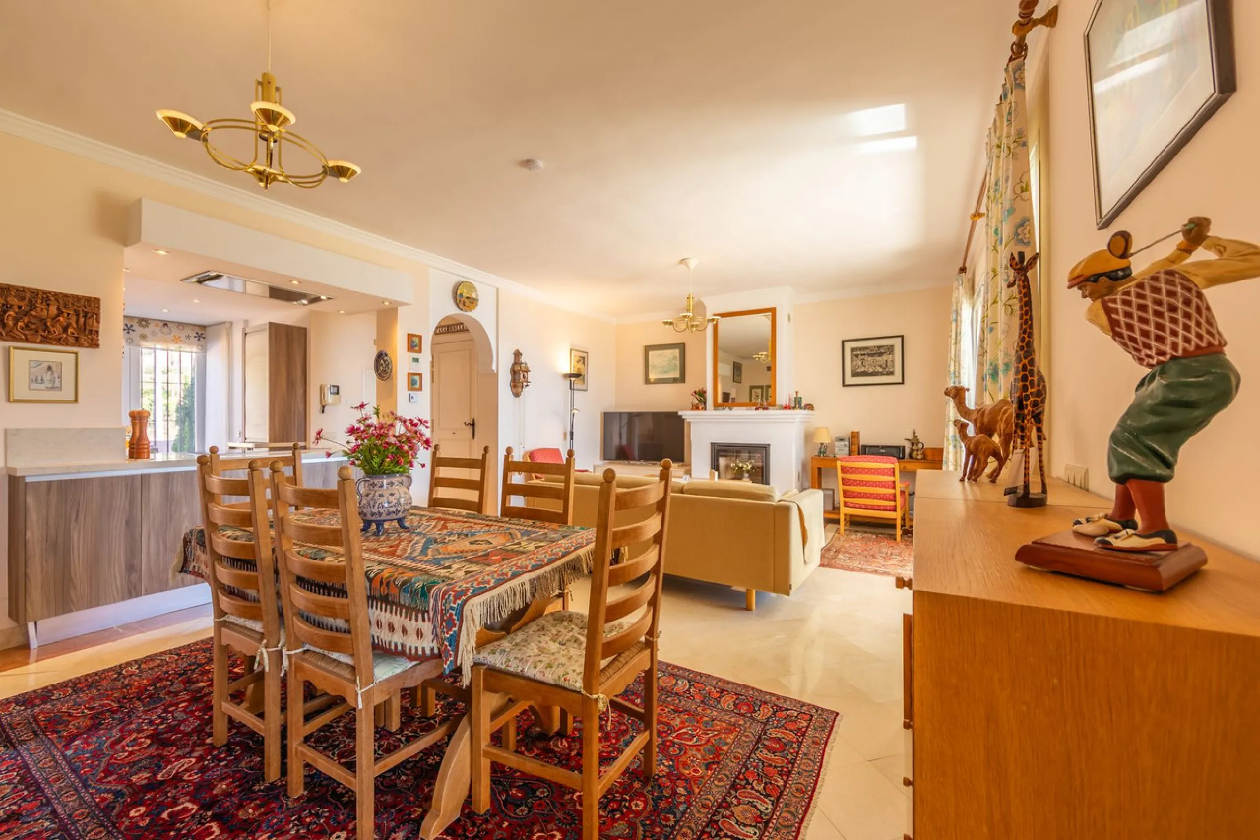 Stunning mid-floor apartment in the first line of the beach, with spectacular views of the sea, the beach, Gibraltar, and Africa, located in the exclusive Bay of Casares next to a protected historic area with an ancient Arab tower, within the prestigious 