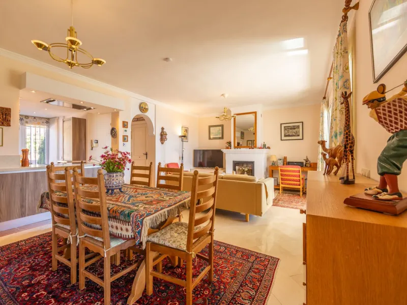 Stunning mid-floor apartment in the first line of the beach, with spectacular views of the sea, the beach, Gibraltar, and Africa, located in the exclusive Bay of Casares next to a protected historic area with an ancient Arab tower, within the prestigious 
