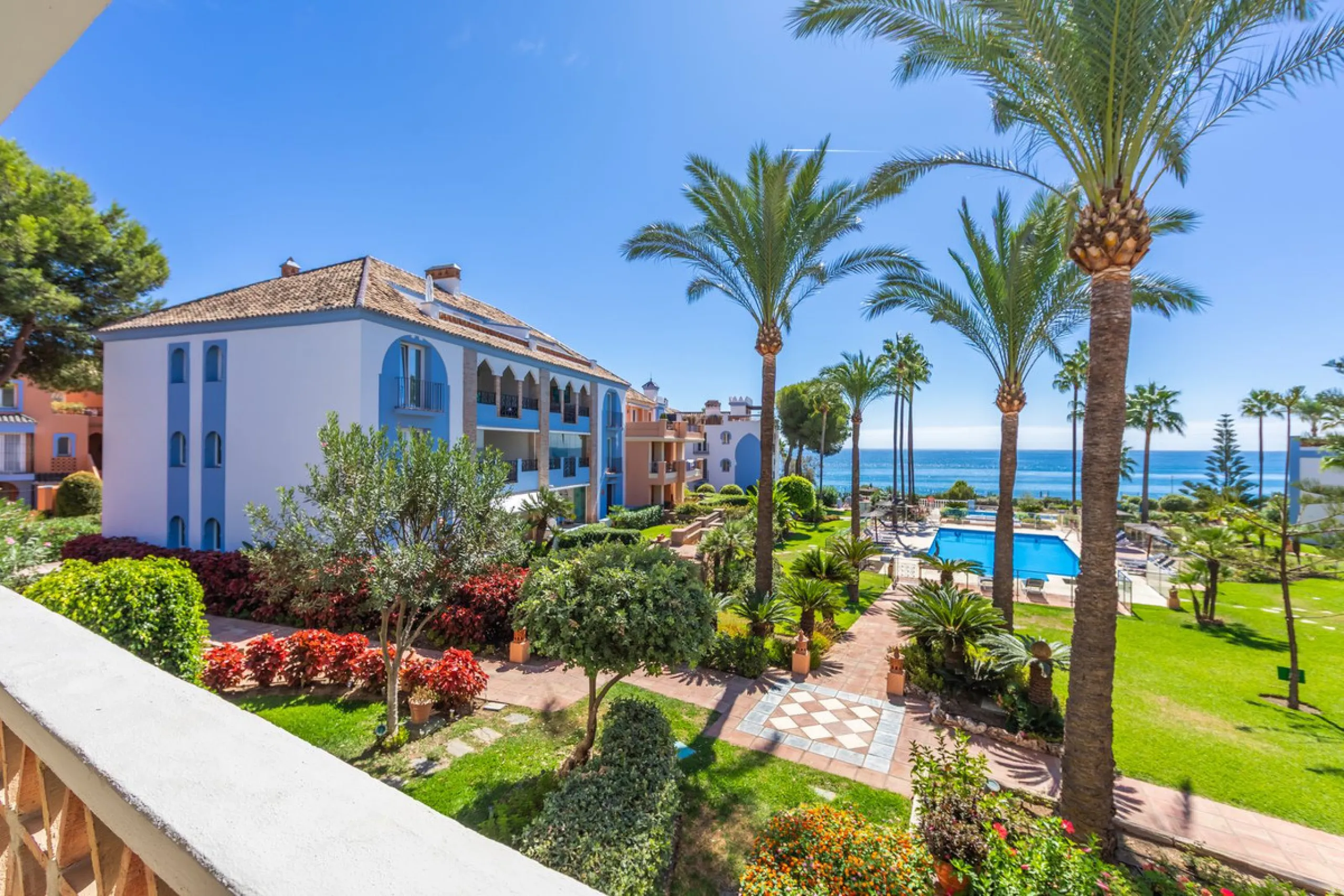 Stunning mid-floor apartment in the first line of the beach, with spectacular views of the sea, the beach, Gibraltar, and Africa, located in the exclusive Bay of Casares next to a protected historic area with an ancient Arab tower, within the prestigious 