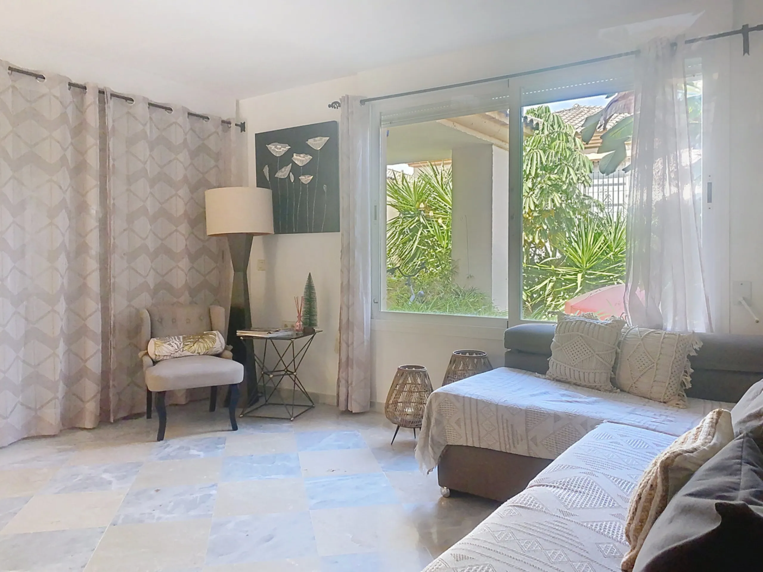 House - Semi-Detached House в продаже в Marbella, Málaga. В доме 4 спален и 4 ванных комнат. Площадь дома 254 м². Площадь участка 246 м²