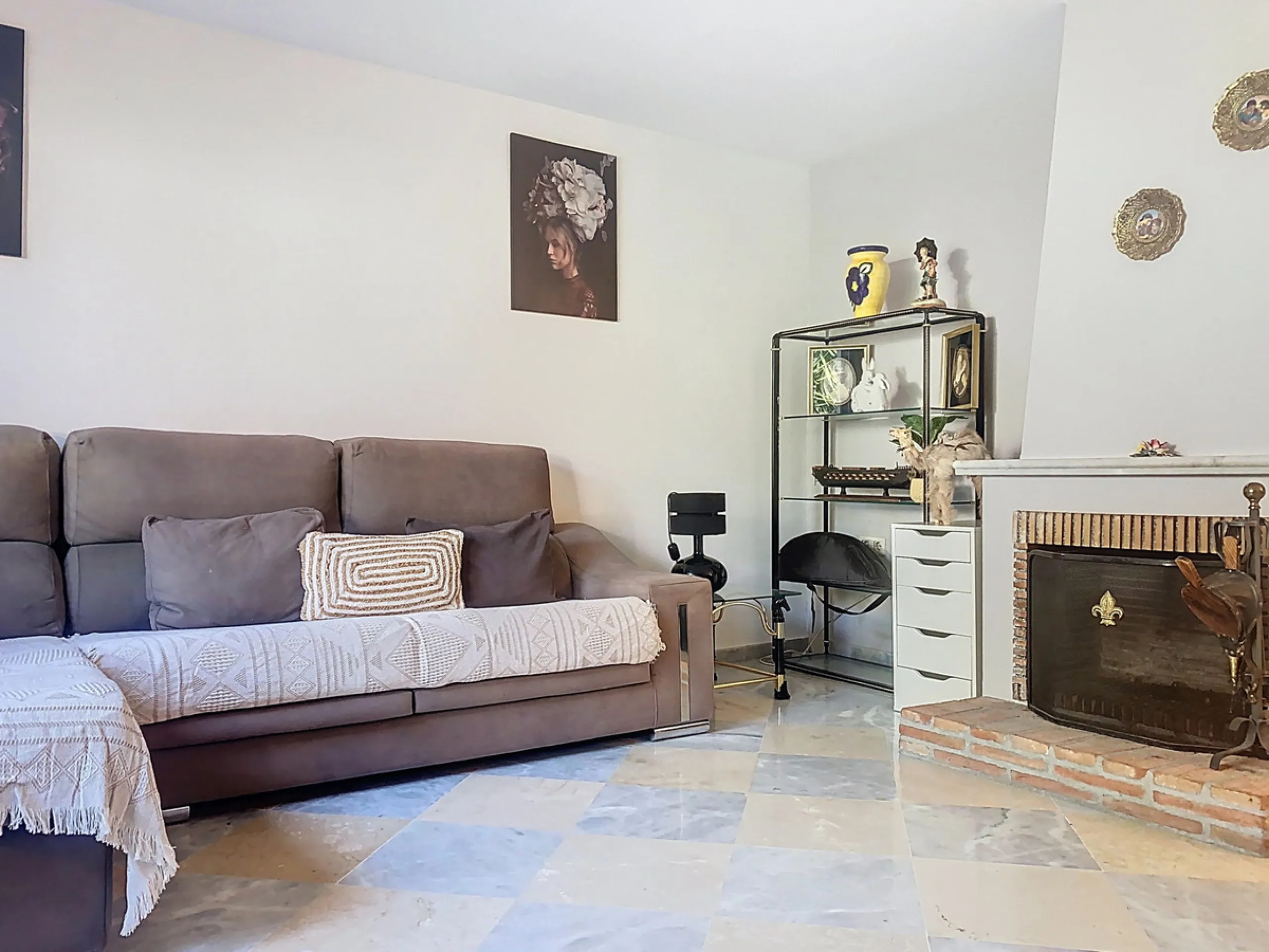 House - Semi-Detached House в продаже в Marbella, Málaga. В доме 4 спален и 4 ванных комнат. Площадь дома 254 м². Площадь участка 246 м²