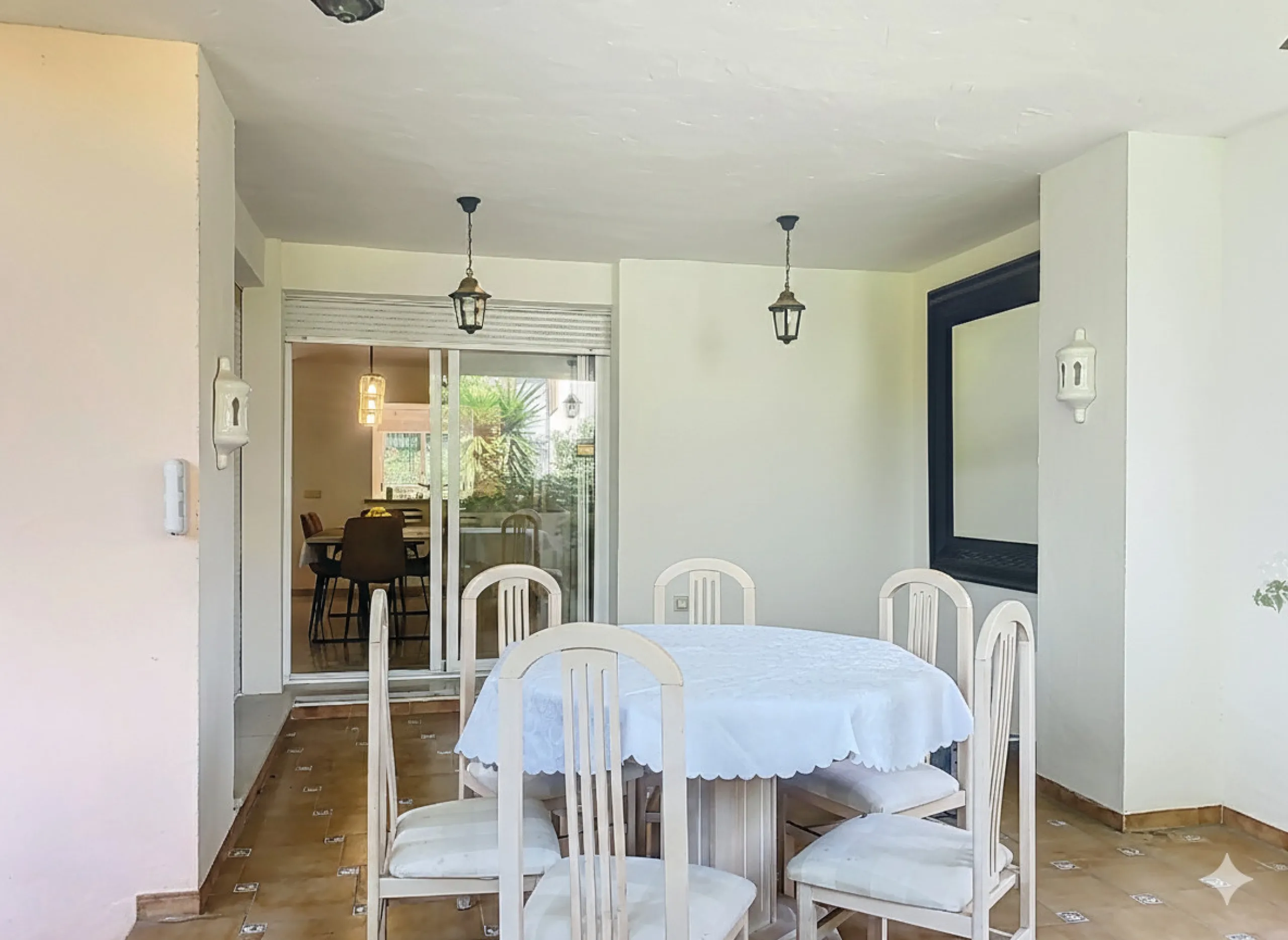 House - Semi-Detached House в продаже в Marbella, Málaga. В доме 4 спален и 4 ванных комнат. Площадь дома 254 м². Площадь участка 246 м²