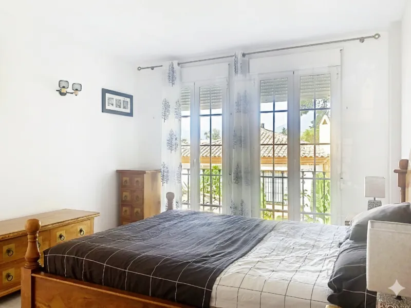 House - Semi-Detached House в продаже в Marbella, Málaga. В доме 4 спален и 4 ванных комнат. Площадь дома 254 м². Площадь участка 246 м²