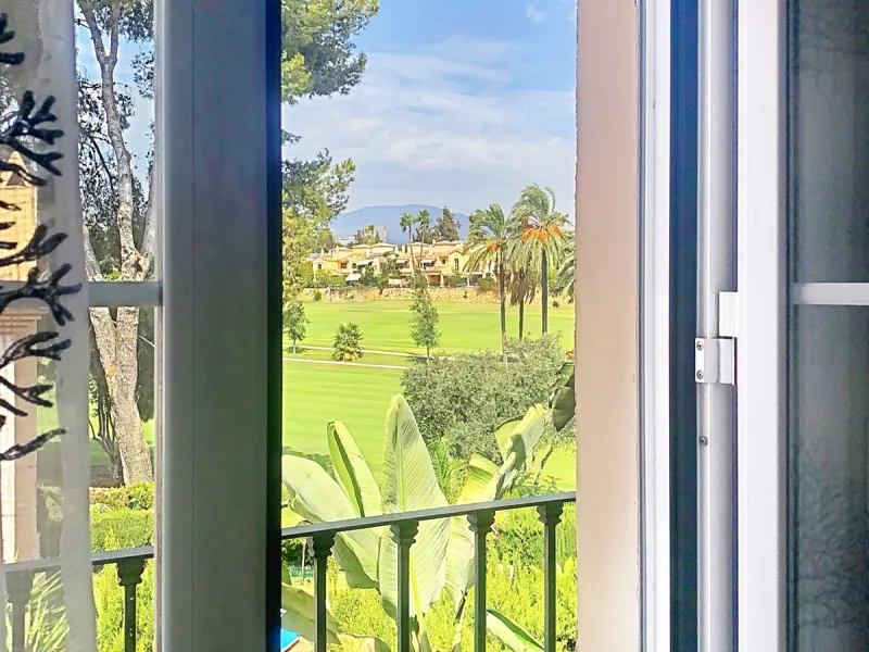 House - Semi-Detached House в продаже в Marbella, Málaga. В доме 4 спален и 4 ванных комнат. Площадь дома 254 м². Площадь участка 246 м²