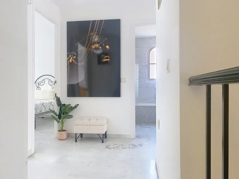 House - Semi-Detached House в продаже в Marbella, Málaga. В доме 4 спален и 4 ванных комнат. Площадь дома 254 м². Площадь участка 246 м²
