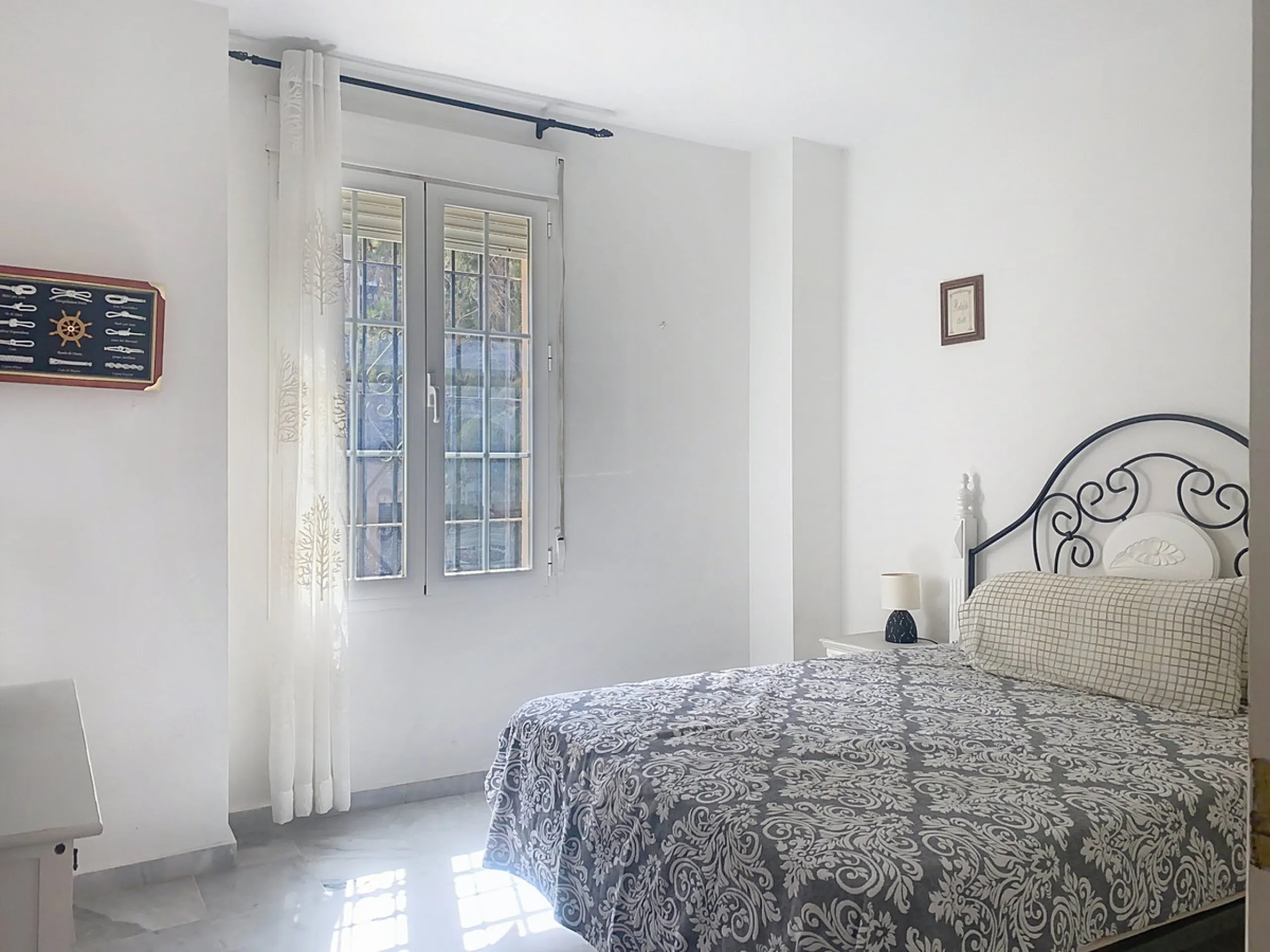 House - Semi-Detached House в продаже в Marbella, Málaga. В доме 4 спален и 4 ванных комнат. Площадь дома 254 м². Площадь участка 246 м²