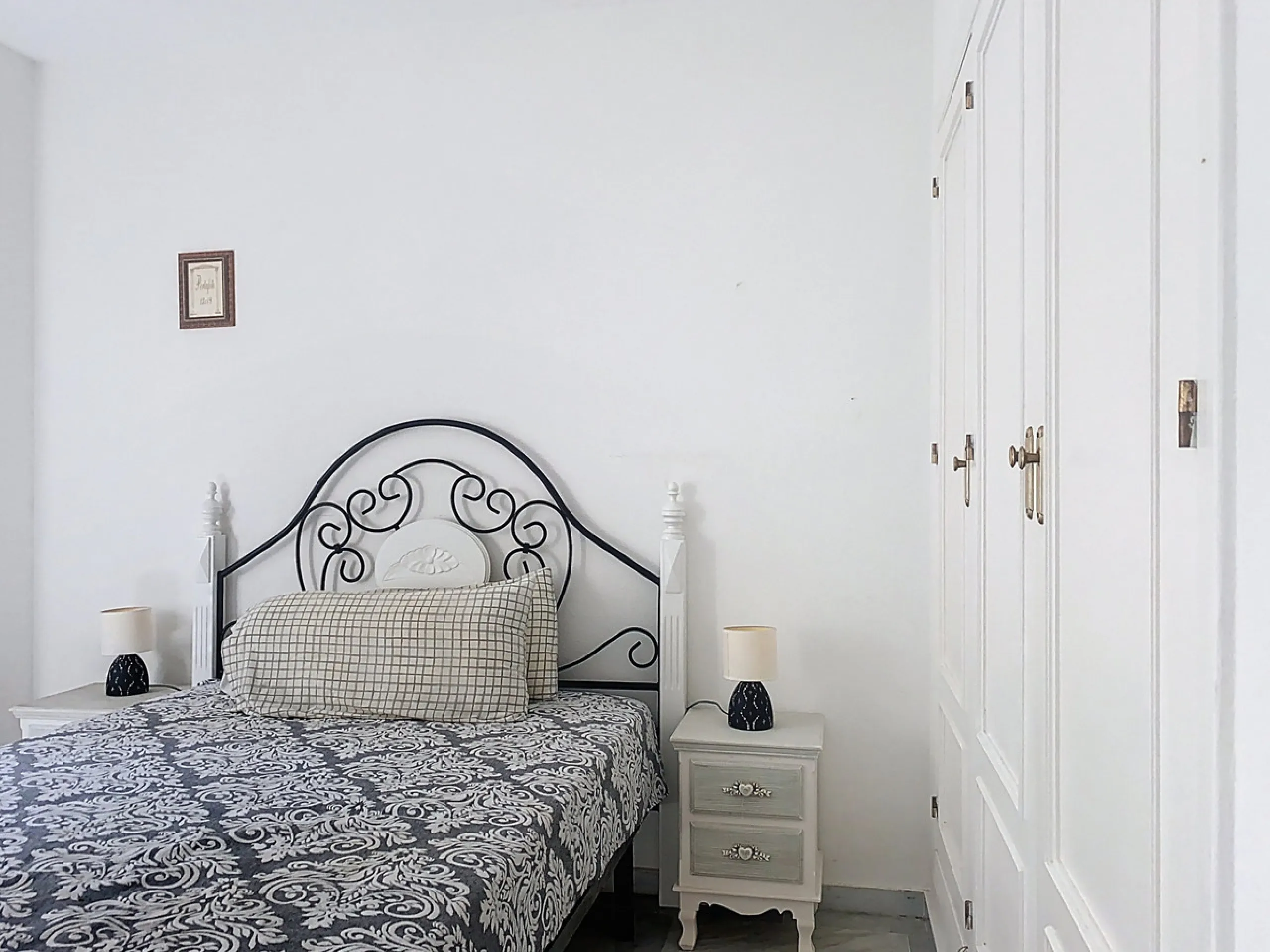House - Semi-Detached House в продаже в Marbella, Málaga. В доме 4 спален и 4 ванных комнат. Площадь дома 254 м². Площадь участка 246 м²