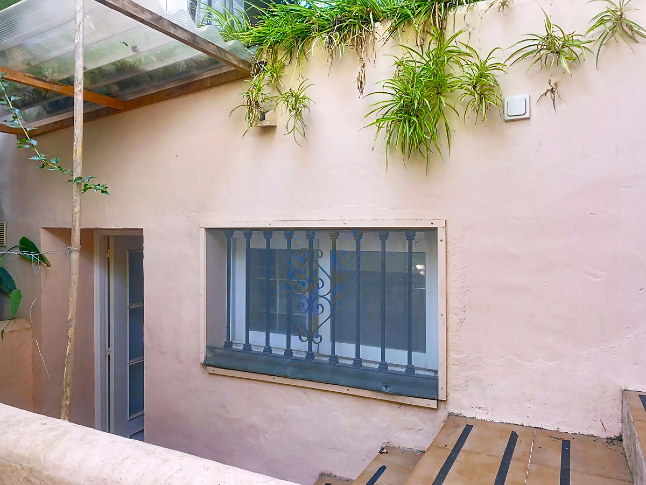 House - Semi-Detached House в продаже в Marbella, Málaga. В доме 4 спален и 4 ванных комнат. Площадь дома 254 м². Площадь участка 246 м²