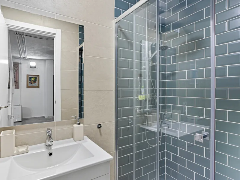 This three-bedroom, south-facing townhouse is set in the sought-after gated community of El Capricho on Marbella's Golden Mile is bursting with potential, offering spacious tropical gardens and two communal swimming pools. Ideally located within walking d