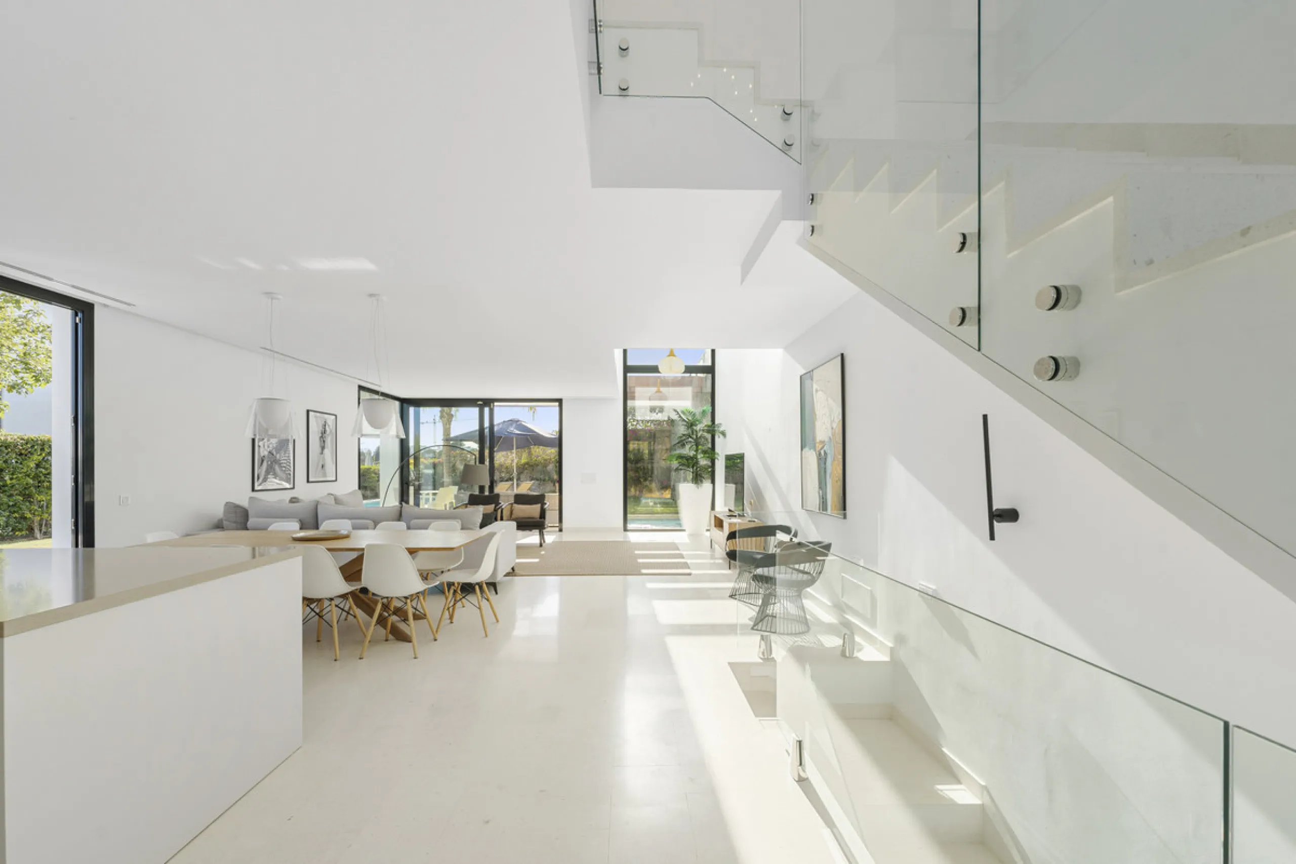 House - Semi-Detached House в продаже в Marbella, Málaga. В доме 5 спален и 5 ванных комнат. Площадь дома 310 м². Площадь участка 360 м²