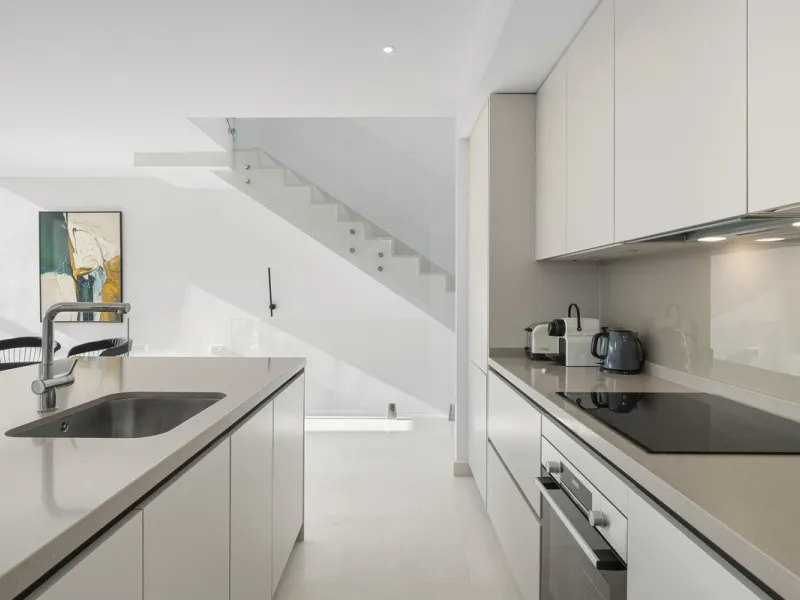 House - Semi-Detached House в продаже в Marbella, Málaga. В доме 5 спален и 5 ванных комнат. Площадь дома 310 м². Площадь участка 360 м²