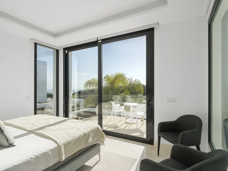 House - Semi-Detached House в продаже в Marbella, Málaga. В доме 5 спален и 5 ванных комнат. Площадь дома 310 м². Площадь участка 360 м²