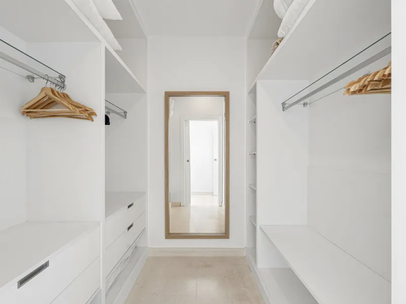House - Semi-Detached House в продаже в Marbella, Málaga. В доме 5 спален и 5 ванных комнат. Площадь дома 310 м². Площадь участка 360 м²