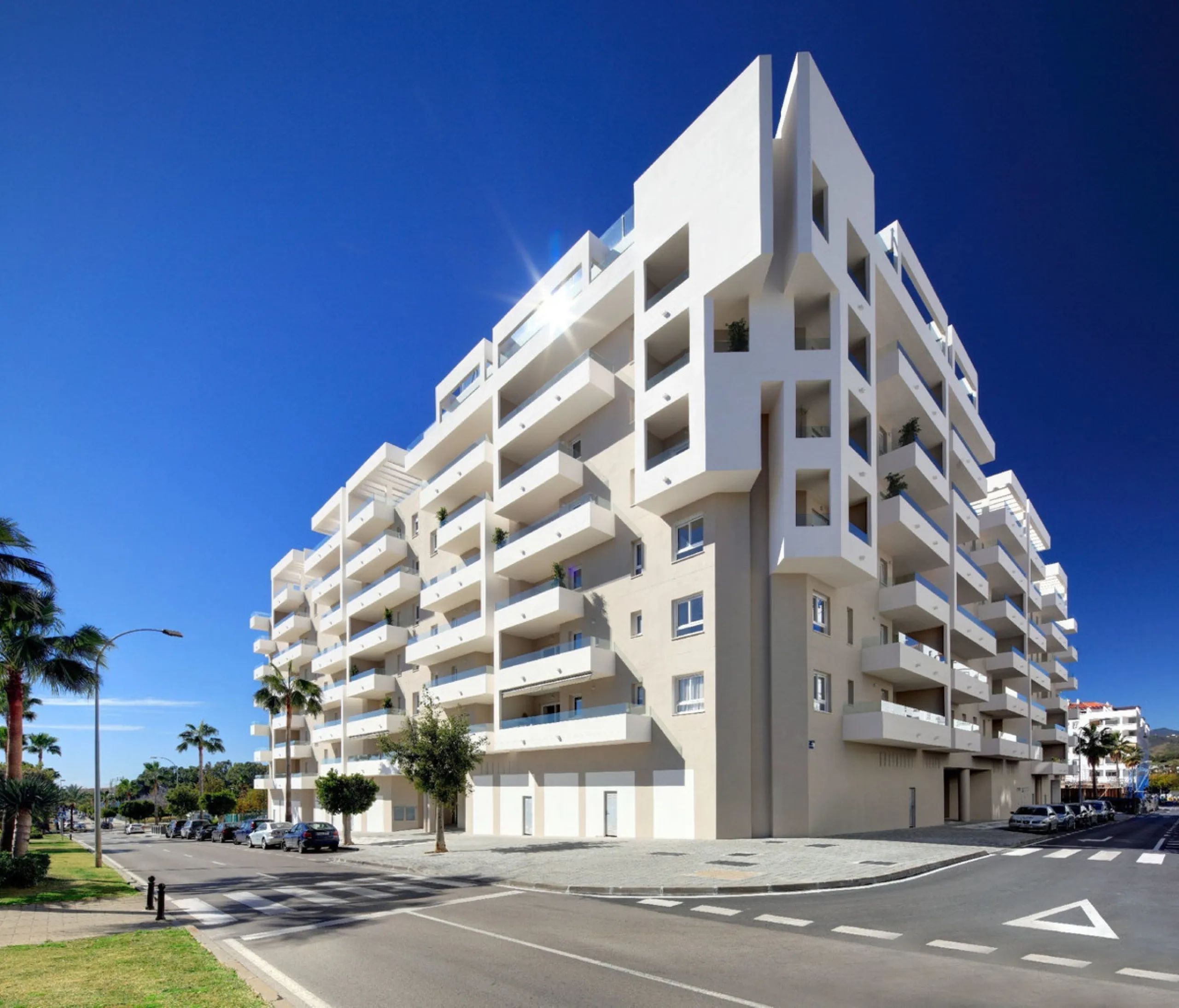 This refined apartment in Nueva Andalucía offers the perfect balance between comfort, style and convenience. Situated on the 6th floor, the property enjoys open sea and mountain views, enhancing the sense of space and light throughout the home. With 3 spa