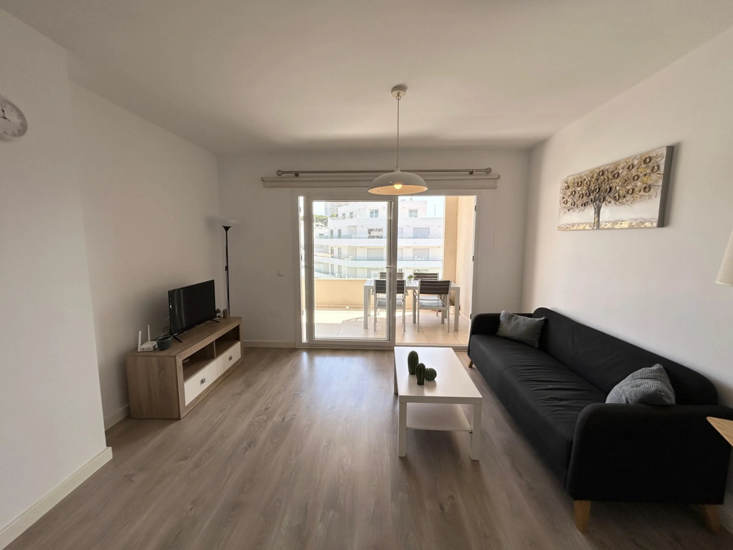 This refined apartment in Nueva Andalucía offers the perfect balance between comfort, style and convenience. Situated on the 6th floor, the property enjoys open sea and mountain views, enhancing the sense of space and light throughout the home. With 3 spa