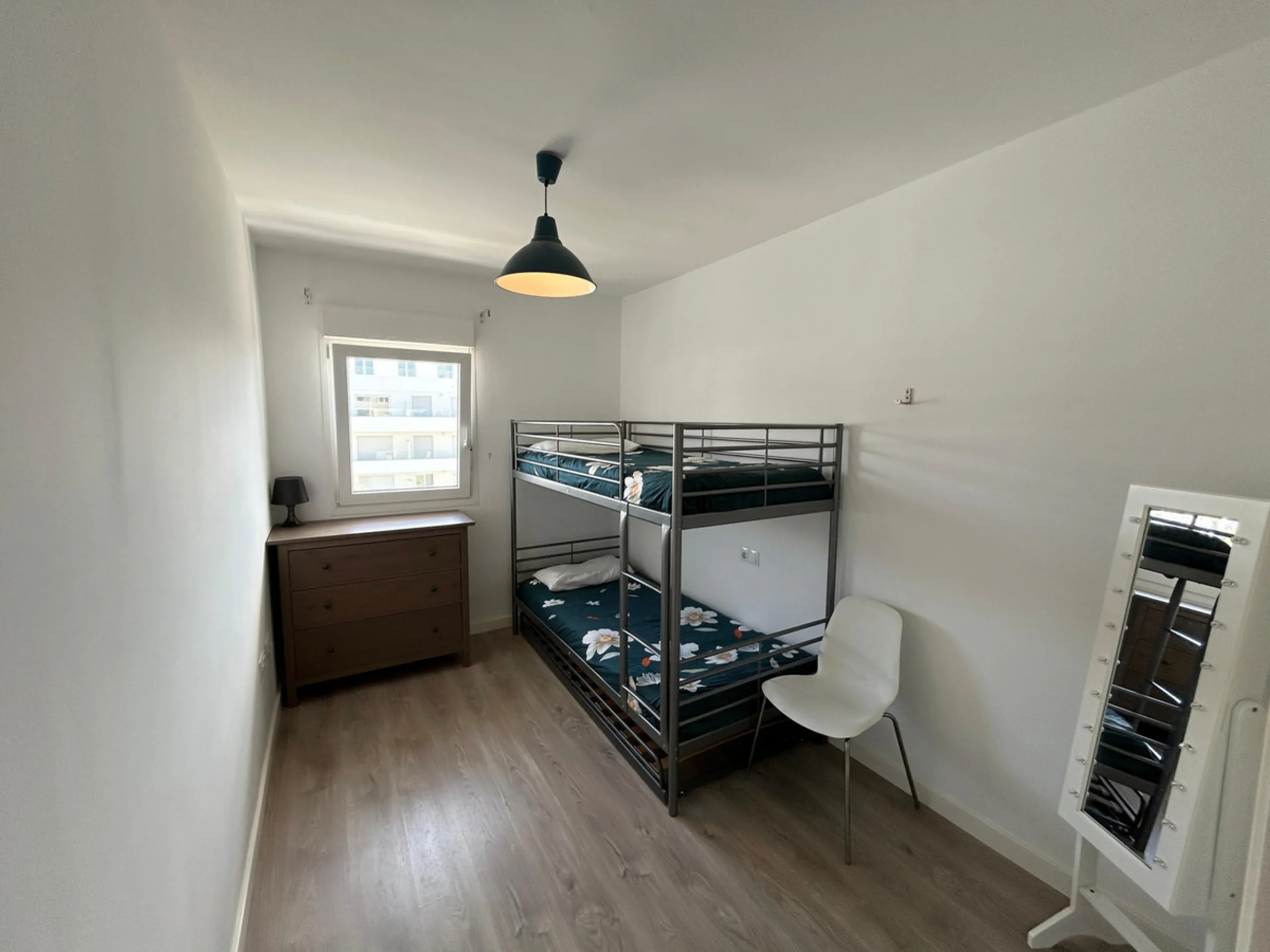 This refined apartment in Nueva Andalucía offers the perfect balance between comfort, style and convenience. Situated on the 6th floor, the property enjoys open sea and mountain views, enhancing the sense of space and light throughout the home. With 3 spa