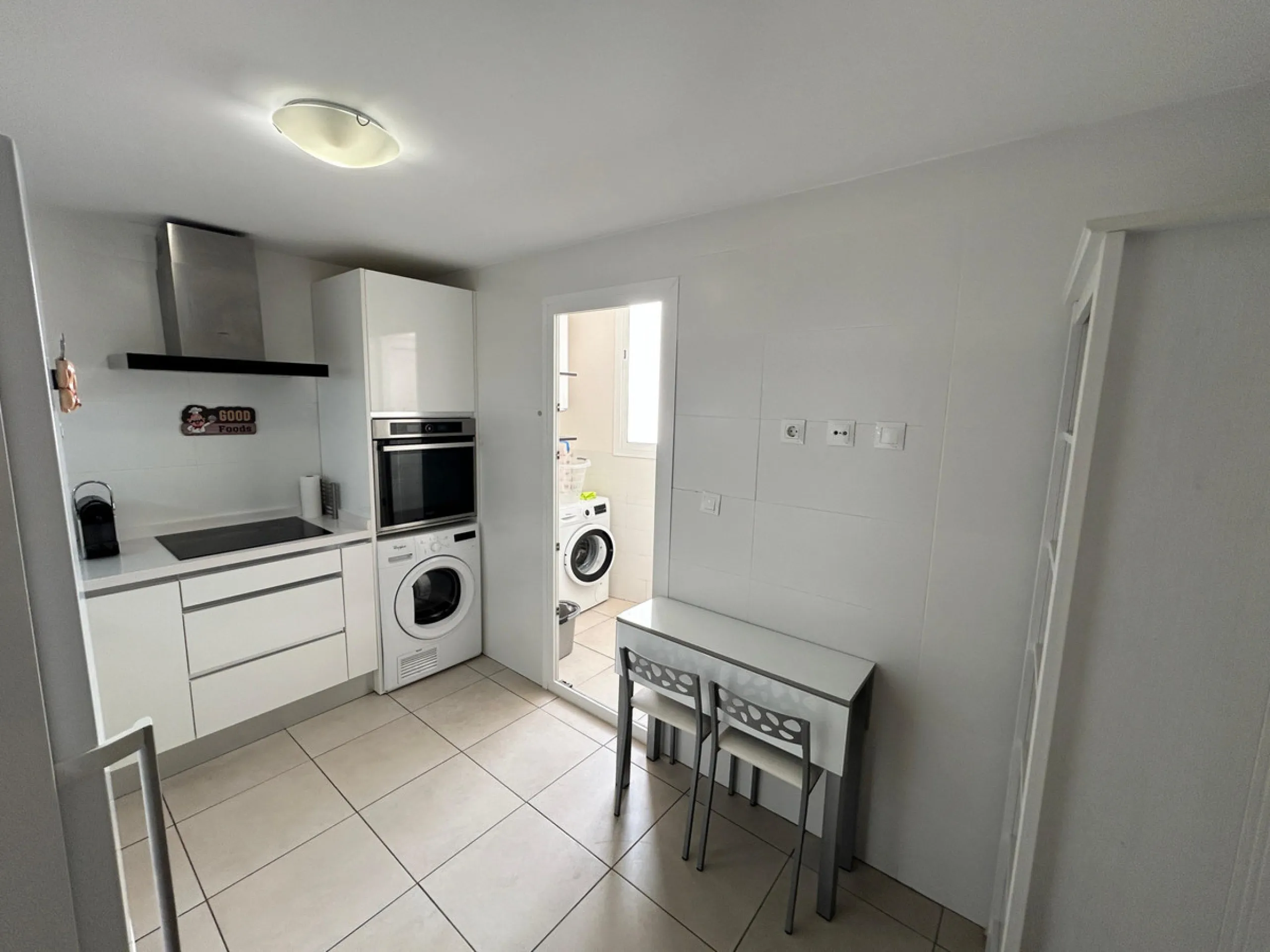 This refined apartment in Nueva Andalucía offers the perfect balance between comfort, style and convenience. Situated on the 6th floor, the property enjoys open sea and mountain views, enhancing the sense of space and light throughout the home. With 3 spa