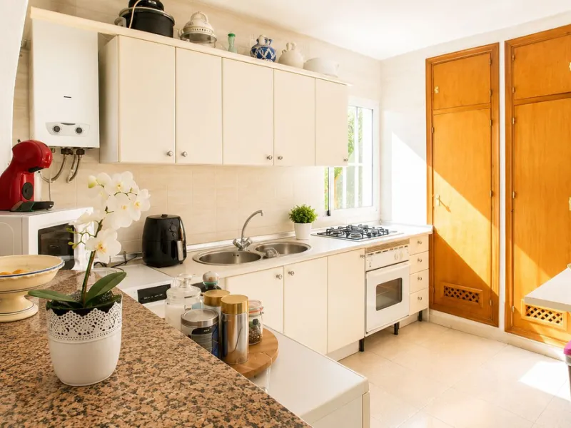Charming country property with pool and garden for sale in Estepona – just 10 minutes from the beach