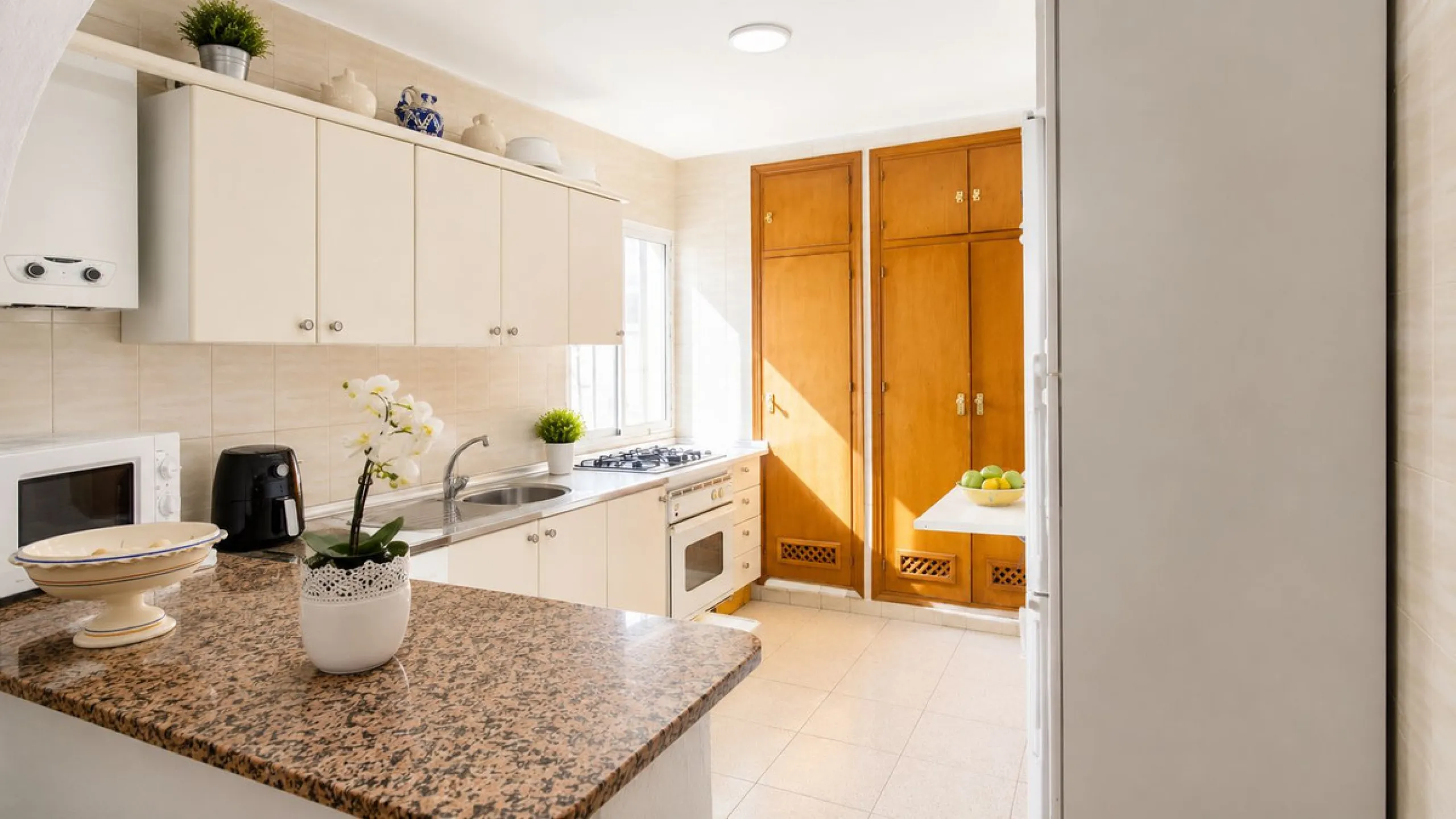 Charming country property with pool and garden for sale in Estepona – just 10 minutes from the beach