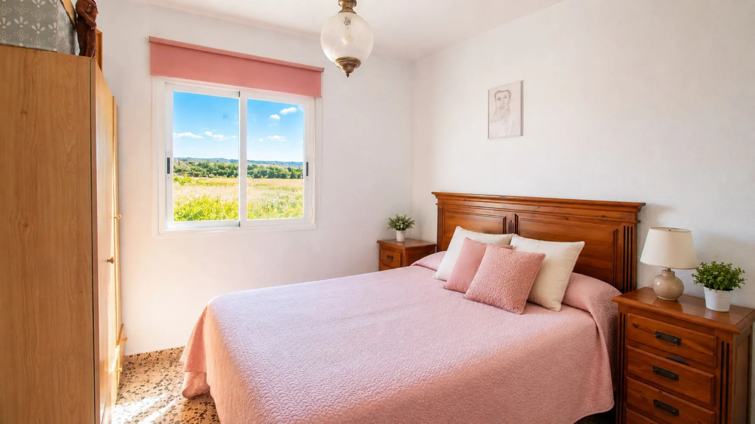 Charming country property with pool and garden for sale in Estepona – just 10 minutes from the beach