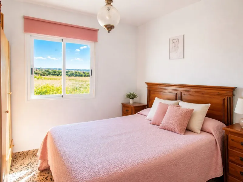 Charming country property with pool and garden for sale in Estepona – just 10 minutes from the beach