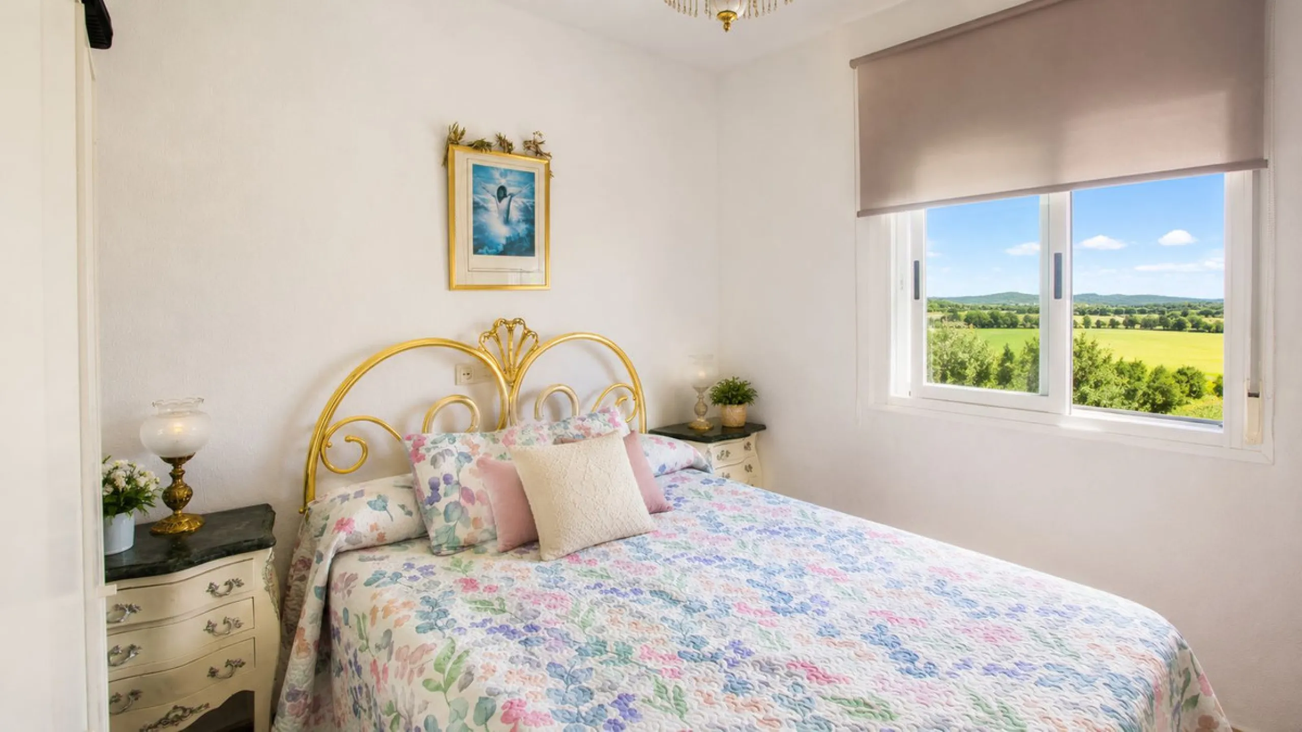 Charming country property with pool and garden for sale in Estepona – just 10 minutes from the beach
