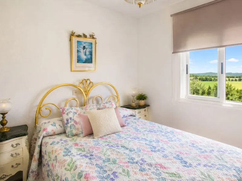 Charming country property with pool and garden for sale in Estepona – just 10 minutes from the beach