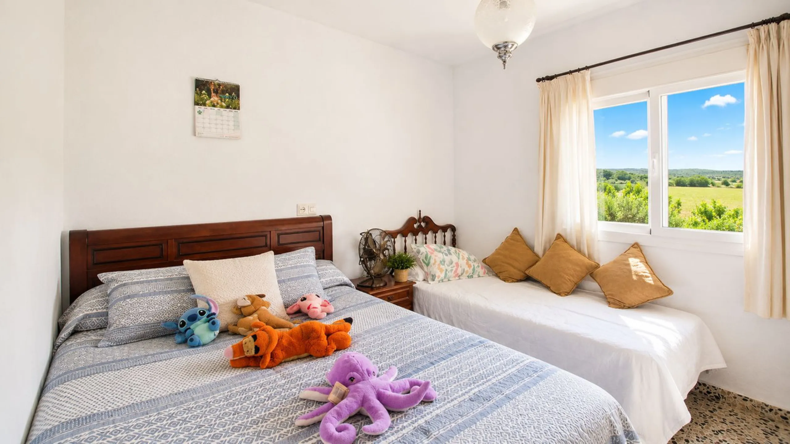 Charming country property with pool and garden for sale in Estepona – just 10 minutes from the beach