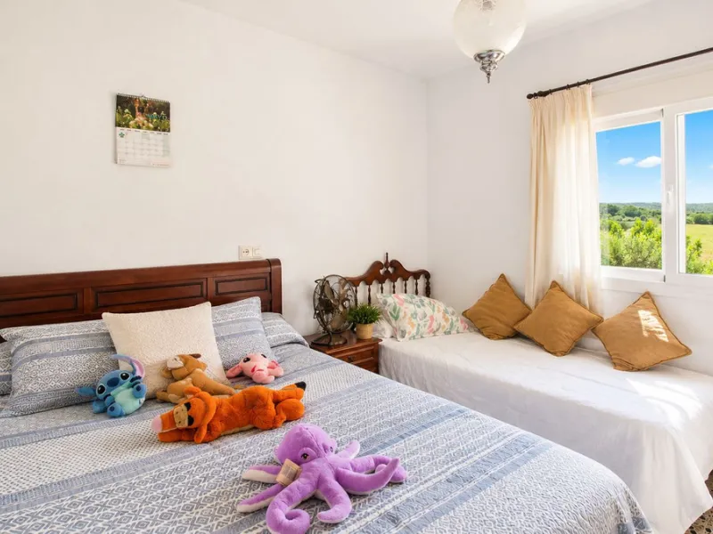 Charming country property with pool and garden for sale in Estepona – just 10 minutes from the beach