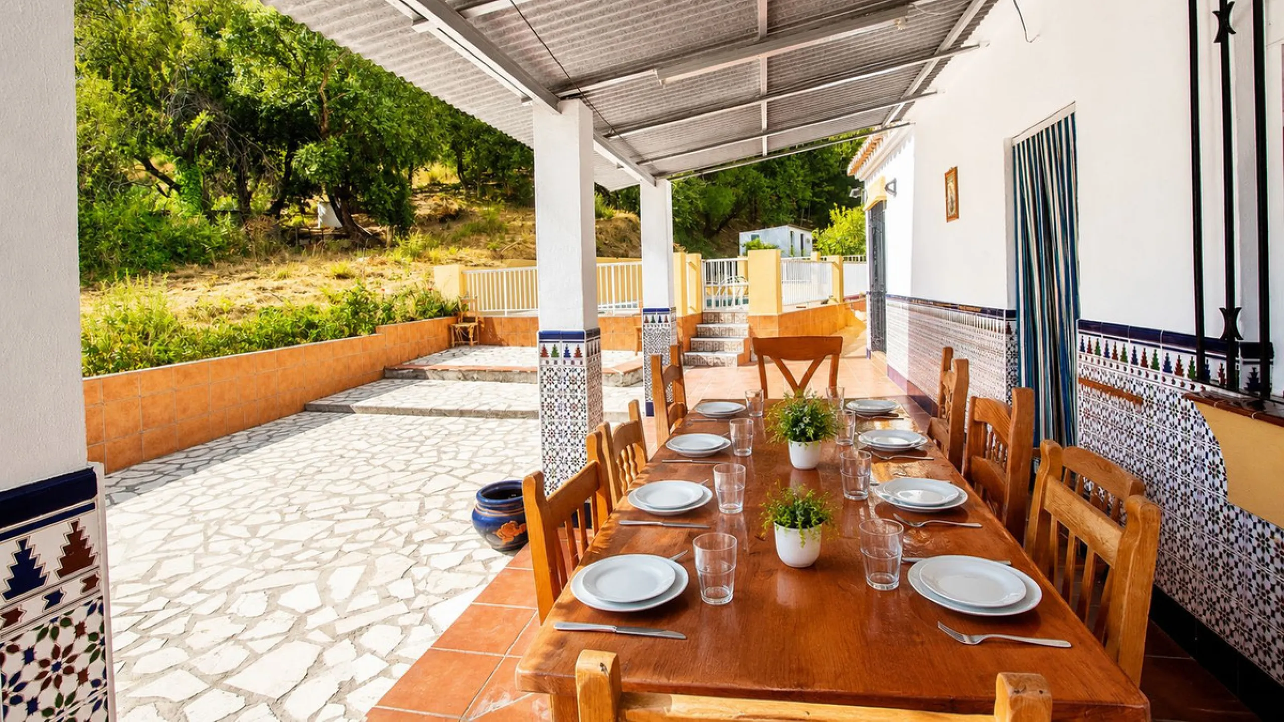 Charming country property with pool and garden for sale in Estepona – just 10 minutes from the beach