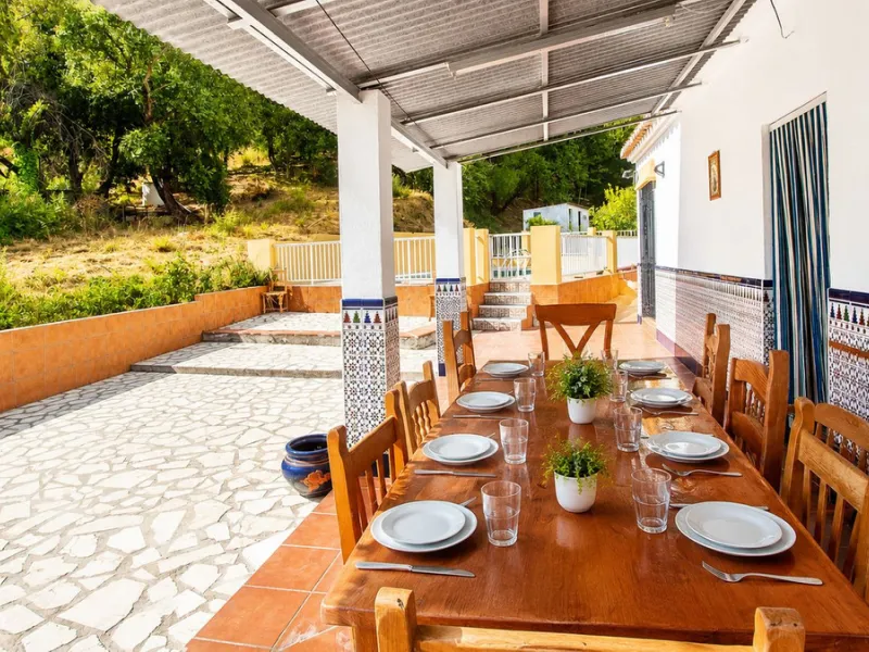 Charming country property with pool and garden for sale in Estepona – just 10 minutes from the beach