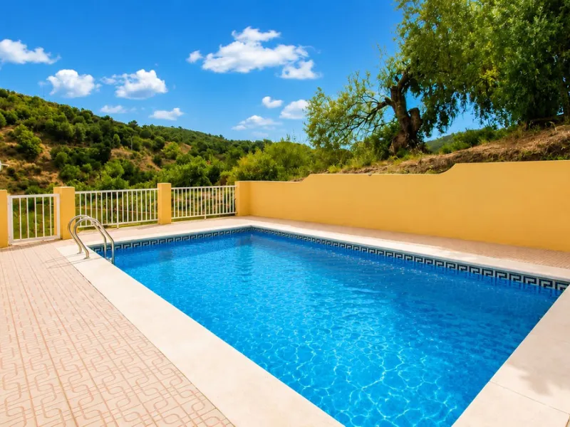 Charming country property with pool and garden for sale in Estepona – just 10 minutes from the beach